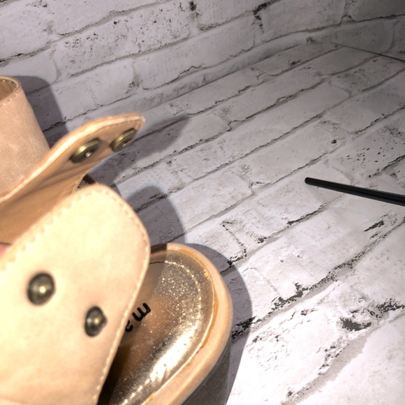 Madden Girl open Toe/Heel Tan Chunky Heel 7 1/2 Shoes - Picture 6 of 8